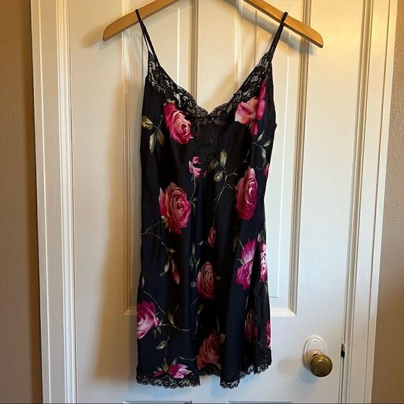 Victoria’s Secret Lace slip dress satin black small - Picture 4 of 9